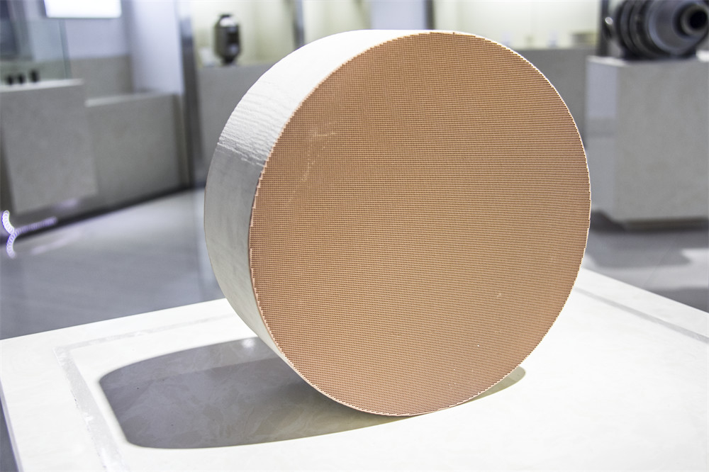 Cordierite Substrate Natural Gas Catalyst Precious Metal 3 Way Catalyst Converter