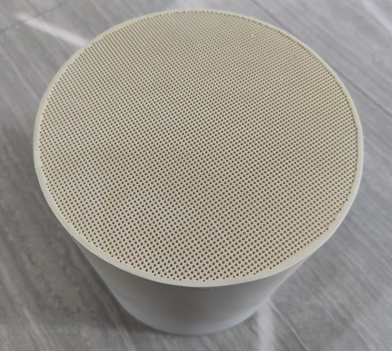 Cordierite Substrate Catalyzed Particulate Filter DPF In Diesel Engine